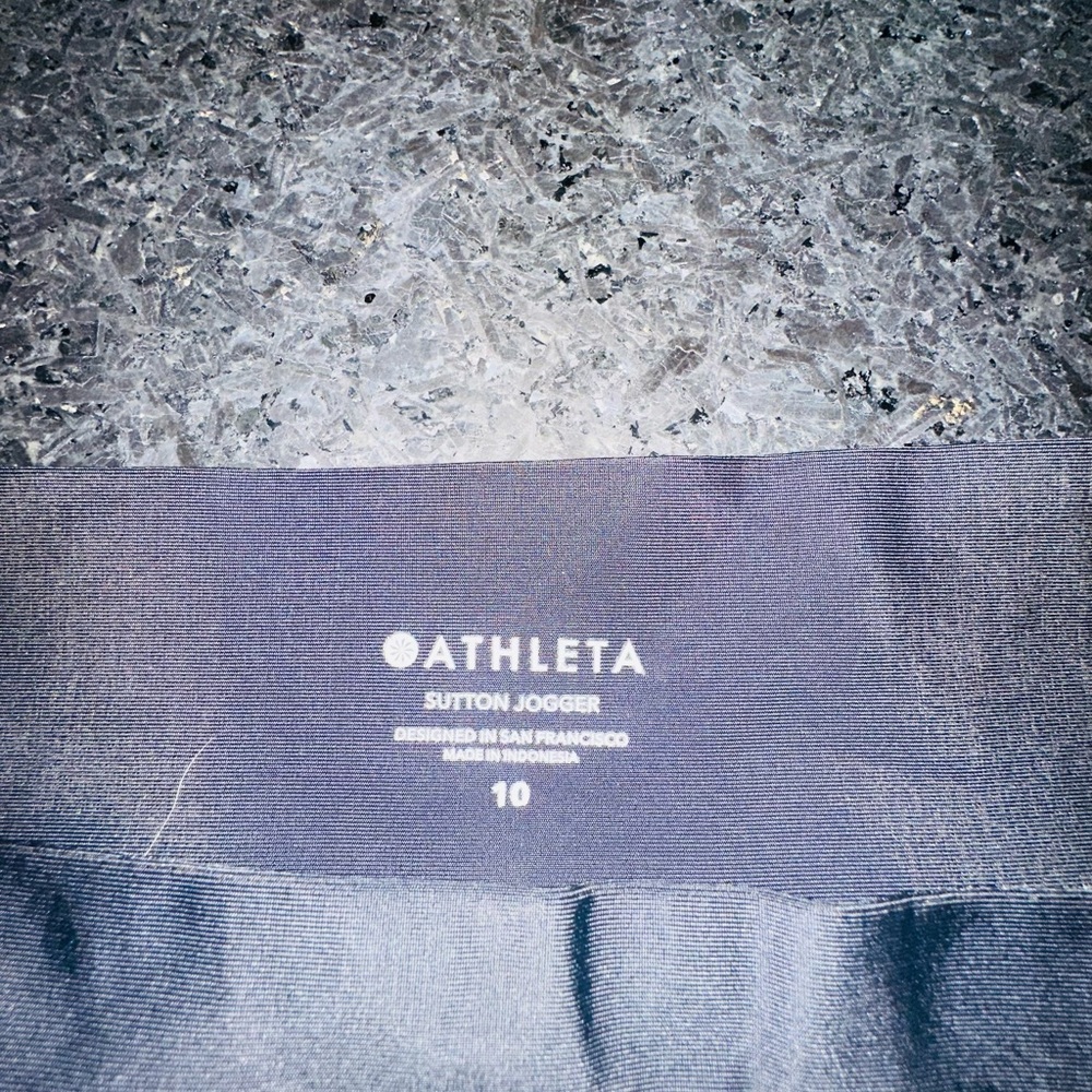 Athleta Sutton Jogger in Black